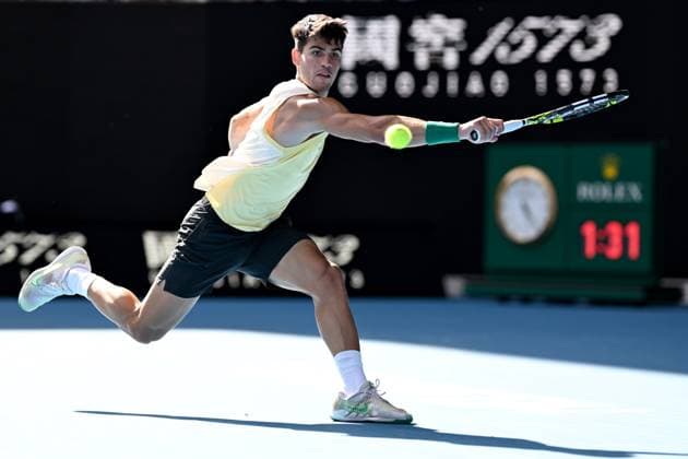 TENNIS AUSTRALIAN OPEN, Carlos Alcaraz of Spain in action during his 2nd round match against Lorenzo Sonego of Italy on Day 5 of the 2024 Australian Open at Melbourne Park in Melbourne, Thursday, January 18, 2024. ( NO ARCHIVING, EDITORIAL USE ONLY, NO USE IN BOOKS WITHOUT CONSENT MELBOURNE VICTORIA AUSTRALIA  Copyright: xJAMESxROSSx 20240118001890489602