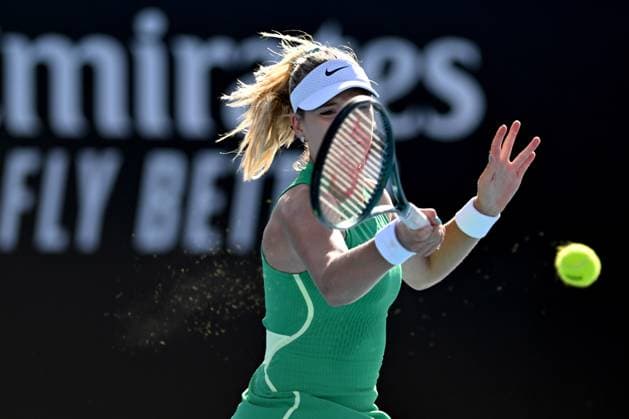 TENNIS AUSTRALIAN OPEN, Katie Boulter of the United Kingdom in action during her 2nd round match against Qinwen Zheng of China on Day 5 of the 2024 Australian Open at Melbourne Park in Melbourne, Thursday, January 18, 2024. ( NO ARCHIVING, EDITORIAL USE ONLY, NO USE IN BOOKS WITHOUT CONSENT MELBOURNE VICTORIA AUSTRALIA  Copyright: xLUKASxCOCHx 20240118001890502174