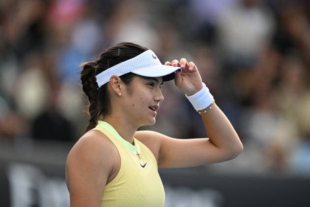 TENNIS AUSTRALIAN OPEN, Emma Raducanu of the United Kingdom during her 2nd round match against Yafan Wang of China on Day 5 of the 2024 Australian Open at Melbourne Park in Melbourne, Thursday, January 18, 2024. ( NO ARCHIVING, EDITORIAL USE ONLY, NO USE IN BOOKS WITHOUT CONSENT MELBOURNE VICTORIA AUSTRALIA  Copyright: xLUKASxCOCHx 20240118001890525711