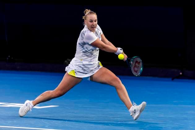MELBOURNE, VIC - JANUARY 18: Anna Blinkova of Russia in action during Round 2 of the 2024 Australian Open on January 18 2024, at Melbourne Park in Melbourne, Australia. (Photo by Jason Heidrich Icon Sportswire) TENNIS: JAN 18 Australian Open EDITORIAL USE ONLY Icon240118247