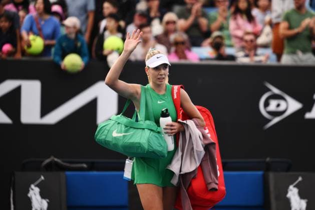 Katie Boulter (GBR) leaves the court after losing her second round match Australian Open, Day Five, Tennis, Melbourne Park, Melbourne, Australia - 18 Jan 2024  Copyright: xJamesxGourley Shutterstockx 14305075y