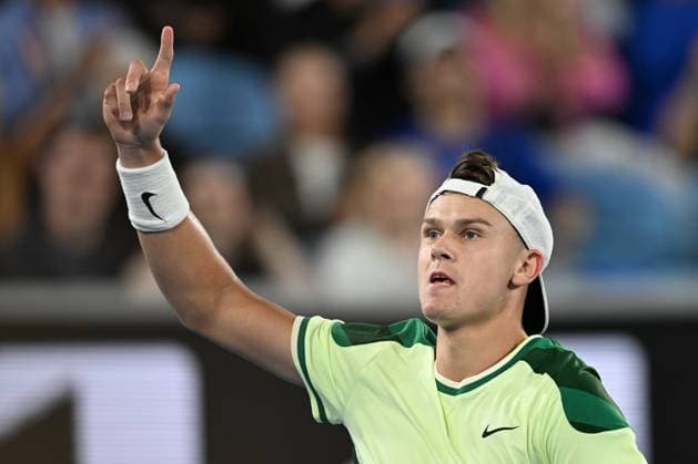 TENNIS AUSTRALIAN OPEN, Holger Rune of Denmark reacts during his 2nd round match against Athur Cazaux of France on Day 5 of the 2024 Australian Open at Melbourne Park in Melbourne, Thursday, January 18, 2024. ( NO ARCHIVING, EDITORIAL USE ONLY, NO USE IN BOOKS WITHOUT CONSENT MELBOURNE VICTORIA AUSTRALIA  Copyright: xLUKASxCOCHx 20240118001890558637