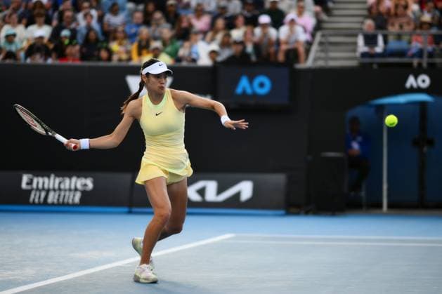 Emma Raducanu (GBR) during her second round match Australian Open, Day Five, Tennis, Melbourne Park, Melbourne, Australia - 18 Jan 2024  Copyright: xJamesxGourley Shutterstockx 14305075bj