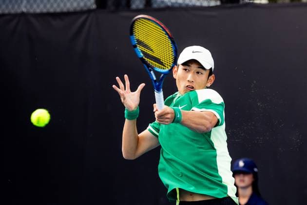 (240118) -- MELBOURNE, Jan. 18, 2024 -- Shang Juncheng of China hits a return during the men s singles second round match between Shang Juncheng of China and Sumit Nagal of India at the Australian Open tennis tournament in Melbourne, Australia, Jan. 18, 2024. (Photo by Xinhua) (SP)AUSTRALIA-MELBOURNE-TENNIS-AUSTRALIAN OPEN ChuxChen 