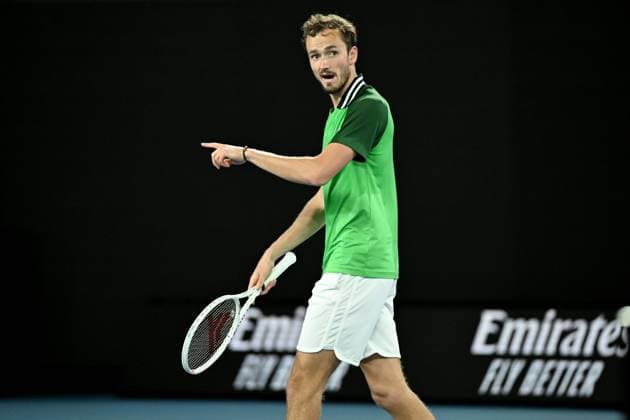 TENNIS AUSTRALIAN OPEN, Daniil Medvedev of Russia during his 2nd round match against Emil Ruusuvuori of Finland on Day 5 of the 2024 Australian Open at Melbourne Park in Melbourne, Thursday, January 18, 2024. ( NO ARCHIVING, EDITORIAL USE ONLY, NO USE IN BOOKS WITHOUT CONSENT MELBOURNE VICTORIA AUSTRALIA  Copyright: xJAMESxROSSx 20240119001890617429