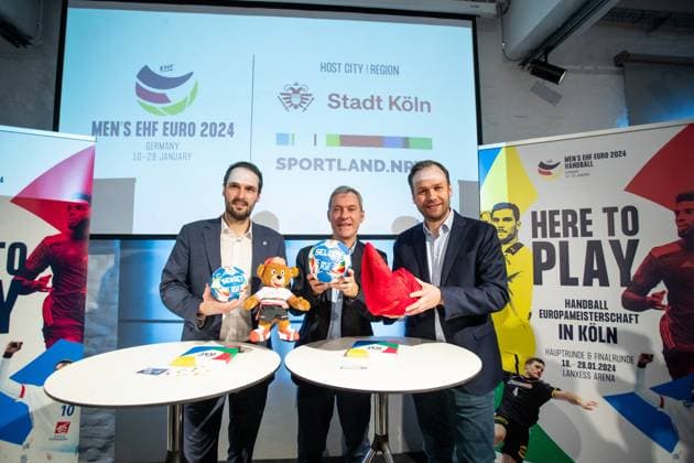 Eröffnung MEN‘S EHF EURO 2024 Fan Zone im Deutsches und Olympia Museum in Köln; 18.01.2024 Robert Voigtsberger (Stadt Köln, Beigeordneter für Bildung, Jugend und Sport), Dr. Andreas Höfer (Deutsches Sport und Olympia Museum), Benjamin Chatton (deutscher Handballbund) Eröffnung MEN‘S EHF EURO 2024 Fan Zone im Deutsches Sport und Olympia Museum in Köln; 18.01.2024 Copyright: xBEAUTIFULxSPORTS Buriakovx