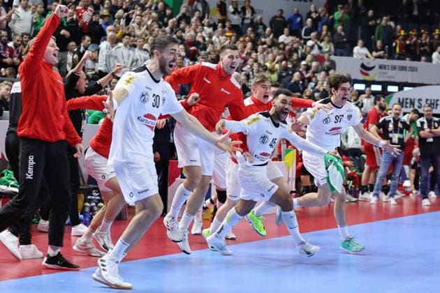 Ungarn - Österreich, EHF EURO 2024 Jubel der Österreicher nach dem Sieg. Handball EHF EURO 2024, Länderspiel zwischen Ungarn und Österreich am 18. Januar 2024 in Köln., Köln Deutschland Lanxess-Arena