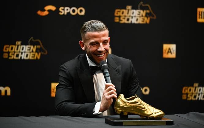 Winner Antwerp s Toby Alderweireld talks to journalists at a press conference, PK, Pressekonferenz after the 70th edition of the Golden Shoe award ceremony, in Antwerp, Thursday 18 January 2024. The Golden Shoe (Gouden Schoen Soulier d Or) is an award for the best soccer player of the Belgian Jupiler Pro League championship during the calendar year 2023. DIRKxWAEM  x84261346x