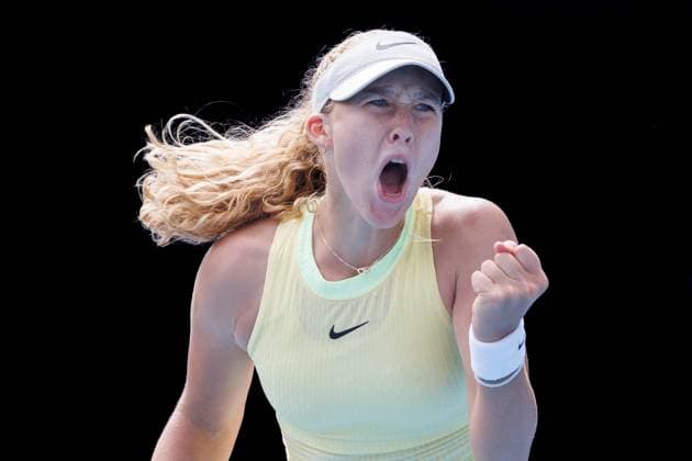 Sport Themen der Woche KW03 Sport Bilder des Tages January 19, 2024: MIRRA ANDREEVA of the Russian Federation reacts after winning a crucial point against DIANE PARRY of France on Court 3 in a Women s Singles 3rd round match on day 6 of the 2024 Australian Open in Melbourne, Australia. Cal Media USA - ZUMAc04_ 20240119_faf_c04_006 Copyright: xSydneyxLowx