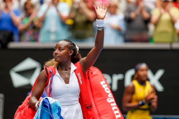 Alycia Parks (USA) winkt und verabschiedet sich von den Zuschauern, Fans nach der Niederlage, Australian Open 2024, Melbourne Park, Melbourne, Victoria, Australia. Copyright: xJuergenxHasenkopfx
