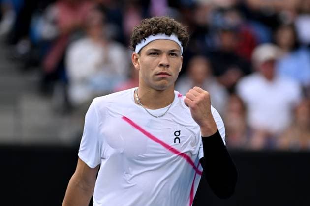 TENNIS AUSTRALIAN OPEN, Ben Shelton of the USA reacts during his 3rd round match against Adrian Mannarino of France on Day 6 of the 2024 Australian Open at Melbourne Park in Melbourne, Friday, January 19, 2024. ( NO ARCHIVING, EDITORIAL USE ONLY, NO USE IN BOOKS WITHOUT CONSENT MELBOURNE VICTORIA AUSTRALIA  Copyright: xLUKASxCOCHx 20240119001890906323