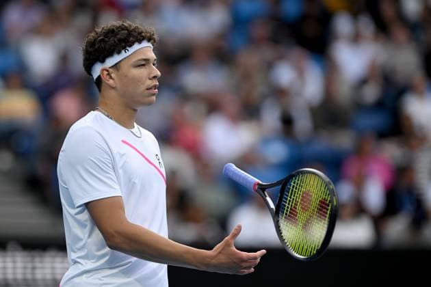 TENNIS AUSTRALIAN OPEN, Ben Shelton of the USA during his 3rd round match against Adrian Mannarino of France on Day 6 of the 2024 Australian Open at Melbourne Park in Melbourne, Friday, January 19, 2024. ( NO ARCHIVING, EDITORIAL USE ONLY, NO USE IN BOOKS WITHOUT CONSENT MELBOURNE VICTORIA AUSTRALIA  Copyright: xLUKASxCOCHx 20240119001890915859