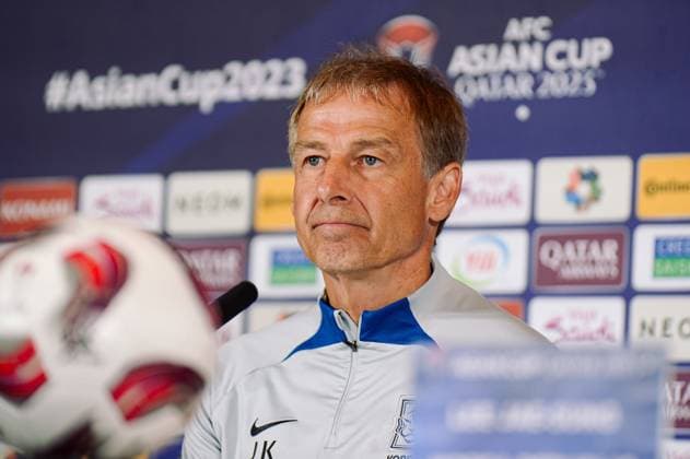 Fußball, Asienmeisterschaft, Nationalteam Südkorea Pressekonferenz DOHA, QATAR - JANUARY 19: Jurgen Klinsmann, head coach of Team South Korea, attends a press conference, PK, Pressekonferenz ahead of the AFC Asian Cup Qatar 2023 second round Group E match between Jordan and South Korea at the Al Thumama Stadium on January 19, 2024 in Doha, Qatar.  Copyright: xVCGx 111475434757