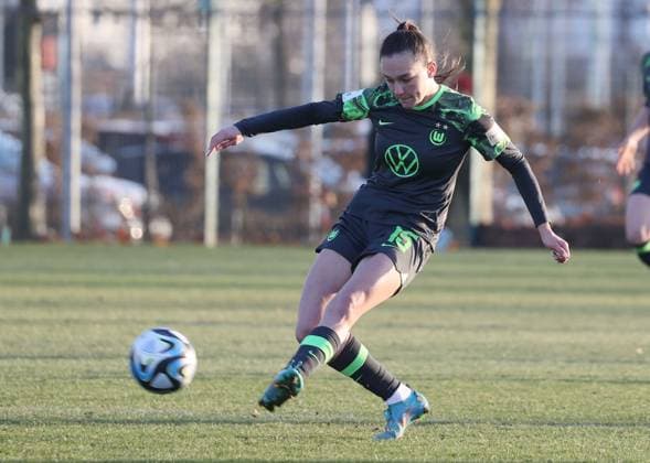 Frauen: VfL Wolfsburg vs Sparta Prag Wolfsburg, 19.01.2024, Fußball, Frauen, Saison 23 24, Flyeralarm Bundesliga, Freundschaftsspiel, VfL Wolfsburg vs Sparta Prag, Bild zeigt: Diana Nemeth (VfL, 15) Wolfsburg