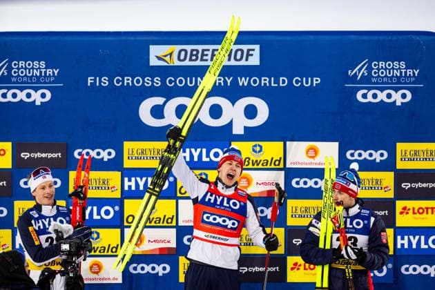 Bilder des Jahres 2024, Sport 01 Januar Sport Themen der Woche KW03 Sport Bilder des Tages 19.01.2024, GER, Skilanglauf, Maenner , Saison 2023 2024, Coop FIS Cross Country World Cup Sprint Rennen KLAEBO Johannes Hoesflot VALNES Erik JOUVE Richard 98559 Oberhof LOTTO Thüringen ARENA am Rennst Thüringen Deutschland *** 19 01 2024, GER, Cross-country skiing, Men , Season 2023 2024, Coop FIS Cross Country World Cup Sprint Race KLAEBO Johannes Hoesflot VALNES Erik JOUVE Richard 98559 Oberhof LOTTO Thüringen ARENA am Rennst Thüringen Germany