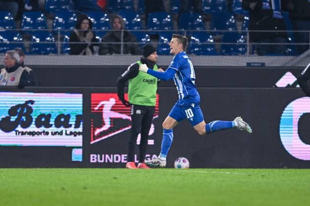 2. Bundesliga - Karlsruher SC - VfL Osnabrück am 19.01.2024 im BBBank Wildpark in Karlsruhe Jubel, Torjubel, Torschuetze, Torschütze Marvin Wanitzek (Karlsruhe) jubelt nach seinem Treffer zum 2:1.