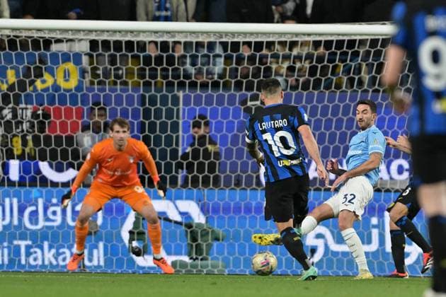Foto Alfredo Falcone LaPresse 19 Gennaio 2024 - Riad, Arabia Saudita - calcio - EA SPORTS FC Supercoppa italiana 2023 2024 semifinale - Inter vs Lazio - Stadio Universit& xe0; Re Saud Nella foto: Lautaro Martinez (FC Internazionale Milano) January 19, 2024 Riyadh, Saudi Arabia - sport, soccer - EA SPORTS FC Italian Supercup 2023 2024 semi-final - Inter vs Lazio - King Saud University Stadium In the pic: Lautaro Martinez (FC Internazionale Milano)  Copyright: xAlfredoxFalcone LaPressex
