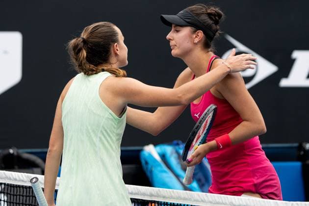 Oceane Dodin (FRA) Clara Burel (FRA) TENNIS : Open Australie 2024 - Melbourne - 20 01 2024 VirginieBouyer Panoramic 