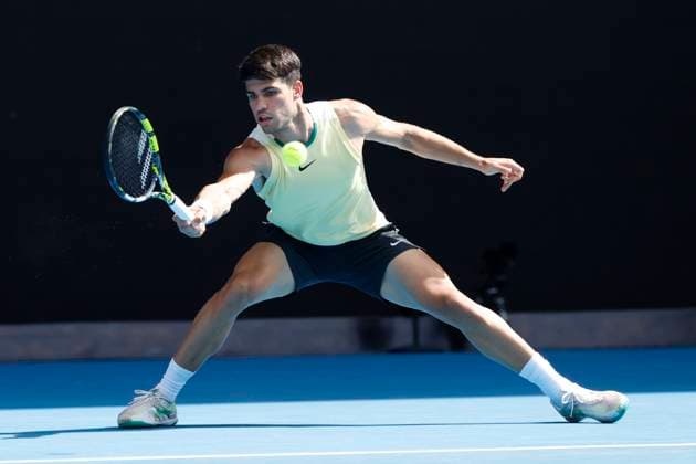 2024 Australian Open - Day 7 Carlos Alcaraz of Spain is in action during his third-round singles match against Juncheng Shang of China on day seven of the 2024 Australian Open at Melbourne Park in Melbourne, Australia, on January 20, 2024. Melbourne Victoria Australia  Copyright: xCiroxDexLucax originalFilename:deluca-2024aust240120_np0ae.jpg