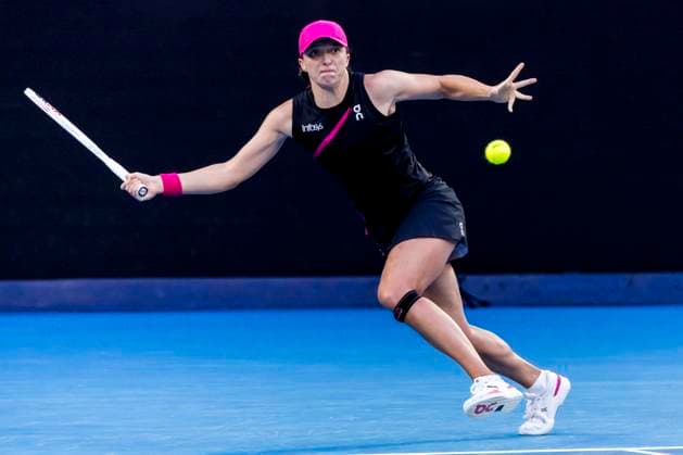 MELBOURNE, VIC - JANUARY 20: Iga Swiatek of Poland in action during the 3rd round of the 2024 Australian Open on January 20 2024, at Melbourne Park in Melbourne, Australia. (Photo by Jason Heidrich Icon Sportswire) TENNIS: JAN 20 Australian Open EDITORIAL USE ONLY Icon240120235