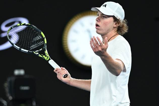 TENNIS AUSTRALIAN OPEN, Alex Michelsen of the USA reacts during his 3rd round match against Alexander Zverev of Germany on Day 7 of the 2024 Australian Open at Melbourne Park in Melbourne, Saturday, January 20, 2024. ( NO ARCHIVING, EDITORIAL USE ONLY, NO USE IN BOOKS WITHOUT CONSENT MELBOURNE VICTORIA AUSTRALIA  Copyright: xJOELxCARRETTx 20240120001891332758