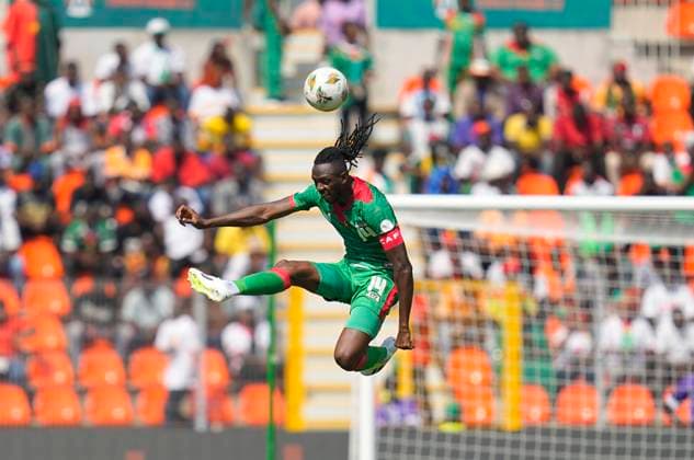 Bilder des Jahres 2024, Sport 01 Januar Sport Themen der Woche KW03 African Cup of Nations Group D: Algeria vs Burkina Faso 2024 1 20, 2024. LIVE images from Group C African Cup of Nation 2023 game between Algeria vs Burkina Faso, Stade de la Paix, Bouake, . Kim Price CSM (Credit Image: Â Kim Price Cal Media) Bouake Bouake Ivory Coast EDITORIAL USE ONLY Copyright: xx ZUMA-20240120_zma_c04_020.jpg KimxPricex csmphotothree224882
