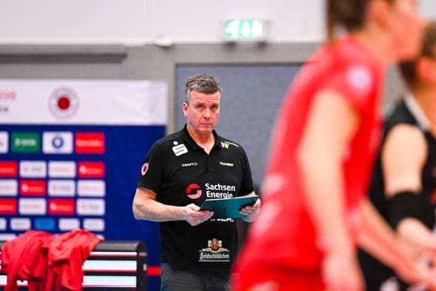 1. Volleyball Bundesliga Frauen, Dresdner SC vs. Allianz MTV Stuttgart, Dresden, 20.01.2024 Alexander Waibl (Cheftrainer Dresdner SC) - 1.Volleyball Bundesliga Frauen, Dresdner SC vs. Allianz MTV Stuttgart am 20.01.2024 in der Margon Arena Dresden Copyright: xBEAUTIFULxSPORTS Hoepnerx