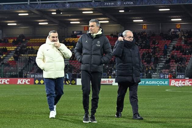Luis Enrique Martinez ( coach PSG ) and Luis Campos ( manager PSG ) during the French Cup match between US Orleans and Paris Saint Germain at Stade de la Source on January 20, 2024 in Orleans, France. ( Photo by federico pestellini panoramic ) - FOOTBALL : Orleans vs PSG - Coupe de France - 20 01 2024 FedericoPestellini Panoramic 