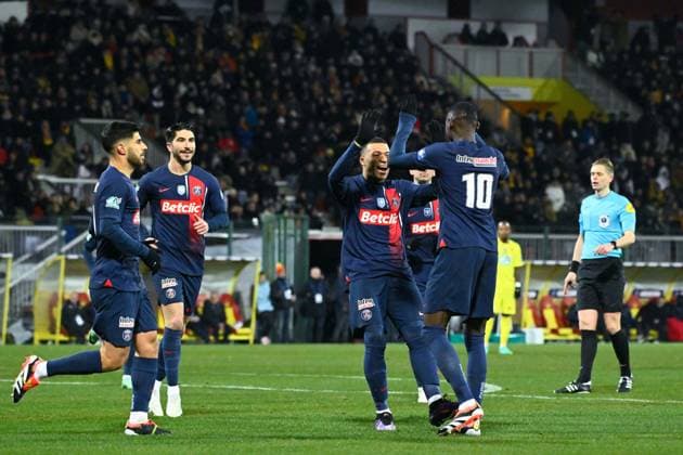 Kylian Mbappe ( 7 - PSG ) celebrates with Randal Kolo Muani ( 10 - PSG ) during the French Cup match between US Orleans and Paris Saint Germain at Stade de la Source on January 20, 2024 in Orleans, France. ( Photo by federico pestellini panoramic ) - FOOTBALL : Orleans vs PSG - Coupe de France - 20 01 2024 FedericoPestellini Panoramic 