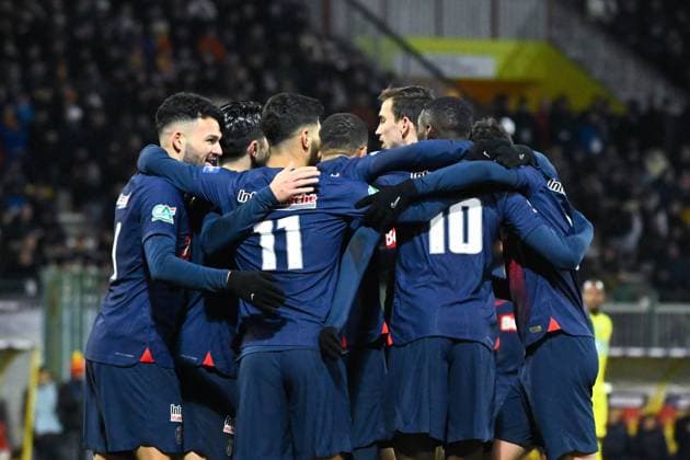 Kylian Mbappe ( 7 - PSG ) celebrates with teammates during the French Cup match between US Orleans and Paris Saint Germain at Stade de la Source on January 20, 2024 in Orleans, France. ( Photo by federico pestellini panoramic ) - FOOTBALL : Orleans vs PSG - Coupe de France - 20 01 2024 FedericoPestellini Panoramic 