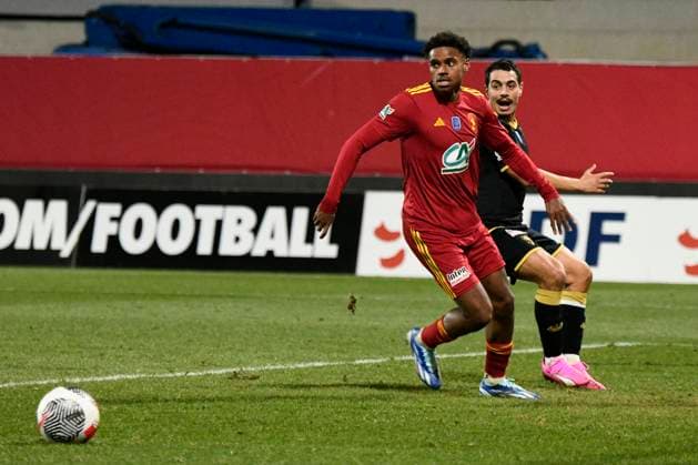 Stone MAMBO (RAF) et Wissam BEN YEDDER, capitaine (ASM) Rodez Aveyron Football vs. AS Monaco pour 16eme de finale de la Coupe de France au Stade Paul Lignon de Rodez, le 20 janvier 2024. FOOTBALL : Rodez AF vs. AS Monaco - Coupe de France - 20 01 2024 ValentinaClaret Panoramic 