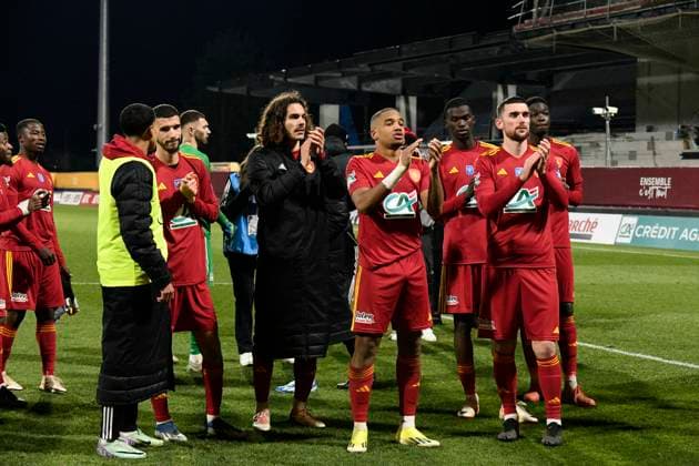 Rodez remercie ses supporters Rodez Aveyron Football vs. AS Monaco pour 16eme de finale de la Coupe de France au Stade Paul Lignon de Rodez, le 20 janvier 2024. FOOTBALL : Rodez AF vs. AS Monaco - Coupe de France - 20 01 2024 ValentinaClaret Panoramic 