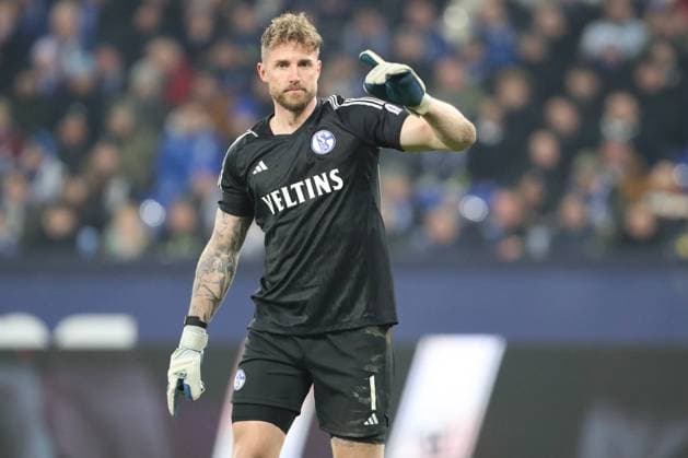 Torwart Ralf Faehrmann (FC Schalke 04) gestikuliert, Gestik, 2. Bundesliga, FC Schalke 04 vs Hamburger SV, Veltins-Arena, 20.01.2024, Gelsenkirchen, Deutschland. FC Schalke 04 vs Hamburger SV - 2. Bundesliga *** Goalkeeper Ralf Faehrmann FC Schalke 04 gestures, Gestures, 2 Bundesliga, FC Schalke 04 vs Hamburger SV, Veltins Arena, 20 01 2024, Gelsenkirchen, Germany FC Schalke 04 vs Hamburger SV 2 Bundesliga 678