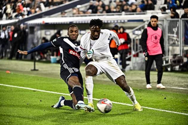 Evann Gessand (ogc) vs Bayiba Biumla (gir) FOOTBALL : Bordeaux vs Nice - 16eme de Finale de la Coupe de France - Bordeaux - 20-01-2024 ThierryBreton Panoramic 