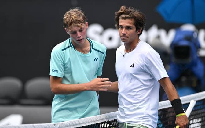 TENNIS AUSTRALIAN OPEN, Cruz Hewitt of Australia (left) is seen following his round 1 boys singles loss to Alexander Razeghi of USA on Day 8 of the 2024 Australian Open at Melbourne Park in Melbourne, Sunday, January 21, 2024. ( NO ARCHIVING, EDITORIAL USE ONLY, NO USE IN BOOKS WITHOUT CONSENT MELBOURNE VICTORIA AUSTRALIA  Copyright: xLUKASxCOCHx 20240121001891677326