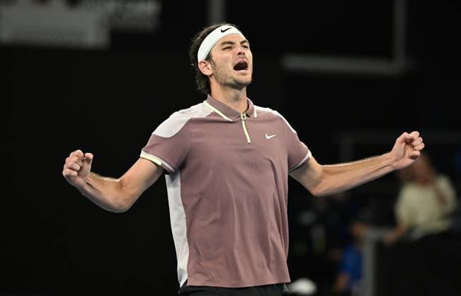 TENNIS AUSTRALIAN OPEN, Taylor Fritz of USA reacts after winning his 4th round match against Stefanos Tsitsipas of Greece on Day 8 of the 2024 Australian Open at Melbourne Park in Melbourne, Sunday, January 21, 2024. ( NO ARCHIVING, EDITORIAL USE ONLY, NO USE IN BOOKS WITHOUT CONSENT MELBOURNE VICTORIA AUSTRALIA  Copyright: xJAMESxROSSx 20240121001891696880