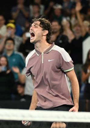 TENNIS AUSTRALIAN OPEN, Taylor Fritz of USA reacts after winning his 4th round match against Stefanos Tsitsipas of Greece on Day 8 of the 2024 Australian Open at Melbourne Park in Melbourne, Sunday, January 21, 2024. ( NO ARCHIVING, EDITORIAL USE ONLY, NO USE IN BOOKS WITHOUT CONSENT MELBOURNE VICTORIA AUSTRALIA  Copyright: xJAMESxROSSx 20240121001891698437