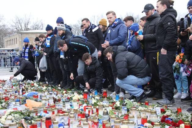DEU, DFL, 2. FBL, Hertha BSC vs. Fortuna Duesseldorf, 21.01.2024, Berliner Olympiastadion, Berlin, DEU, DFL, 2. FBL, Hertha BSC vs. Fortuna Duesseldorf, im Bild Trauermarsch der Hertha-Fans fuer Praesident Kay Bernstein (Hertha BSC Berlin) DFL - regulations prohibit any use of Photographs as image sequences and or quasi-video Foto: Juergen Engler nordphoto GmbH