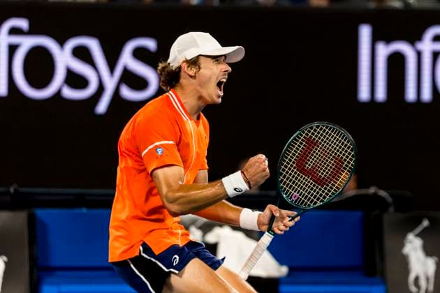 MELBOURNE, VIC - JANUARY 21: Alex de Minaur of Australia celebrates during the 4th round of the 2024 Australian Open on January 21 2024, at Melbourne Park in Melbourne, Australia. (Photo by Jason Heidrich Icon Sportswire) TENNIS: JAN 21 Australian Open EDITORIAL USE ONLY Icon240121286