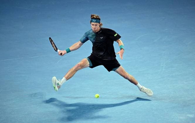 TENNIS AUSTRALIAN OPEN, Andrey Rublev of Russia in action during his 4th round match against Alex de Minaur of Australia on Day 8 of the 2024 Australian Open at Melbourne Park in Melbourne, Sunday, January 21, 2024. ( NO ARCHIVING, EDITORIAL USE ONLY, NO USE IN BOOKS WITHOUT CONSENT MELBOURNE VICTORIA AUSTRALIA  Copyright: xJAMESxROSSx 20240121001891744139