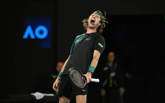 TENNIS AUSTRALIAN OPEN, Andrey Rublev of Russia reacts during his 4th round match against Alex de Minaur of Australia on Day 8 of the 2024 Australian Open at Melbourne Park in Melbourne, Sunday, January 21, 2024. ( NO ARCHIVING, EDITORIAL USE ONLY, NO USE IN BOOKS WITHOUT CONSENT MELBOURNE VICTORIA AUSTRALIA  Copyright: xLUKASxCOCHx 20240121001891761608
