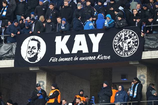 21.01.2024, xtgx, Fussball 2.Bundesliga, Hertha BSC Berlin - Fortuna Duesseldorf emspor, v.l. Spruchband Plakat Schild fuer den verstorbenen Kay Bernstein Trauer Trauer bei den Fans (DFL DFB REGULATIONS PROHIBIT ANY USE OF PHOTOGRAPHS as IMAGE SEQUENCES and or QUASI-VIDEO) Berlin