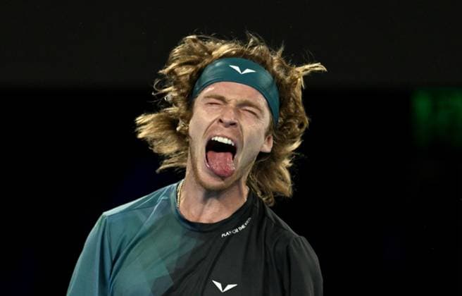 Sport Themen der Woche KW03 Sport Bilder des Tages TENNIS AUSTRALIAN OPEN, Andrey Rublev of Russia reacts during his 4th round match against Alex de Minaur of Australia on Day 8 of the 2024 Australian Open at Melbourne Park in Melbourne, Sunday, January 21, 2024. ( NO ARCHIVING, EDITORIAL USE ONLY, NO USE IN BOOKS WITHOUT CONSENT MELBOURNE VICTORIA AUSTRALIA  Copyright: xLUKASxCOCHx 20240121001891762558
