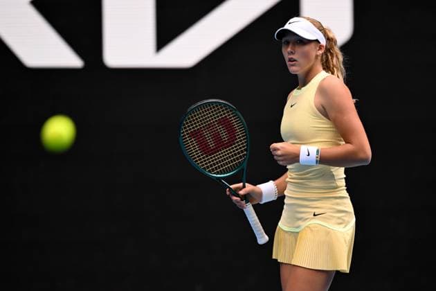 Mirra Andreeva celebrates during her fourth round match Australian Open, Day Eight, Tennis, Melbourne Park, Melbourne, Australia - 21 Jan 2024  Copyright: xJamesxGourley Shutterstockx 14306289ge