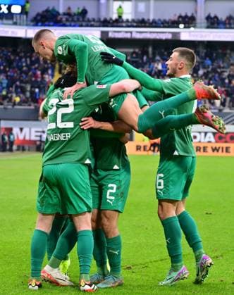 21.01.2024 - Fussball - Saison 2023 2024 - 2. Fussball - Bundesliga - 18. Spieltag: SC Paderborn 07 SCP - SpVgg Greuther Fürth ( Kleeblatt ) - Sportfoto Zink - xwoxzix - DFL regulations prohibit any use of photographs as image sequences and or quasi-video - only for editorial use - Torjubel Jubel Freude nach Treffer Tor Torschuß zum 0:1 durch Armindo Sieb (30, SpVgg Greuther Fürth ) -