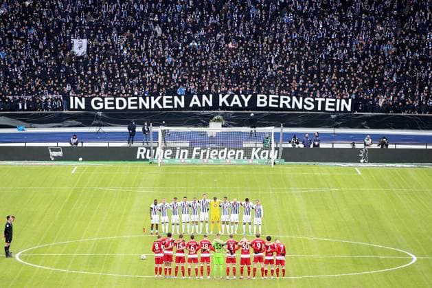 21.01.2024, xtgx, Fussball 2.Bundesliga, Hertha BSC Berlin - Fortuna Duesseldorf emspor, v.l. Schweigeminute fuer den verstorbenen Praesident Präsident Kay Bernstein (Hertha BSC Berlin) (DFL DFB REGULATIONS PROHIBIT ANY USE OF PHOTOGRAPHS as IMAGE SEQUENCES and or QUASI-VIDEO) Berlin
