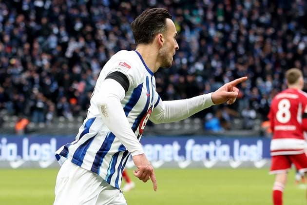 21.01.2024, xtgx, Fussball 2.Bundesliga, Hertha BSC Berlin - Fortuna Duesseldorf emspor, v.l. Torjubel nach dem Tor zum celebrating the goal celebrate 1:0 durch Haris Tabakovic (Hertha BSC Berlin) (DFL DFB REGULATIONS PROHIBIT ANY USE OF PHOTOGRAPHS as IMAGE SEQUENCES and or QUASI-VIDEO) Berlin