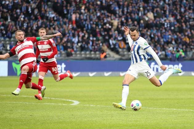 21.01.2024, xtgx, Fussball 2.Bundesliga, Hertha BSC Berlin - Fortuna Duesseldorf emspor, v.l. Haris Tabakovic (Hertha BSC Berlin) erzielt das Tor zum scores the goal 1:0 (DFL DFB REGULATIONS PROHIBIT ANY USE OF PHOTOGRAPHS as IMAGE SEQUENCES and or QUASI-VIDEO) Berlin