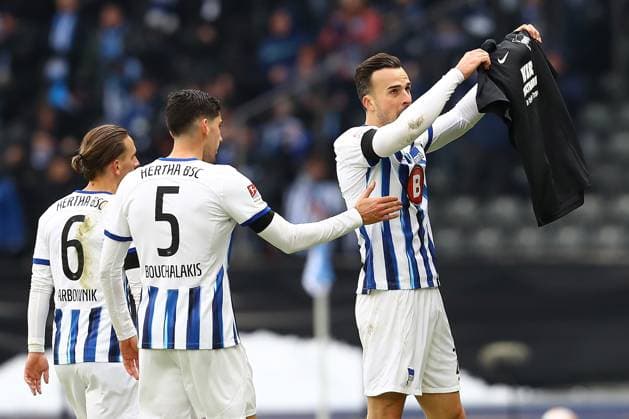 21.01.2024, xtgx, Fussball 2.Bundesliga, Hertha BSC Berlin - Fortuna Duesseldorf emspor, v.l. Torjubel nach dem Tor zum celebrating the goal celebrate 1:0 durch Haris Tabakovic (Hertha BSC Berlin) (DFL DFB REGULATIONS PROHIBIT ANY USE OF PHOTOGRAPHS as IMAGE SEQUENCES and or QUASI-VIDEO) Berlin
