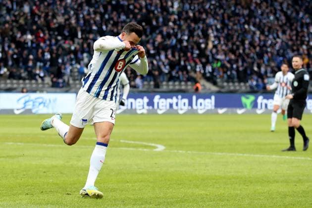 21.01.2024, xtgx, Fussball 2.Bundesliga, Hertha BSC Berlin - Fortuna Duesseldorf emspor, v.l. Torjubel nach dem Tor zum celebrating the goal celebrate 1:0 durch Haris Tabakovic (Hertha BSC Berlin) (DFL DFB REGULATIONS PROHIBIT ANY USE OF PHOTOGRAPHS as IMAGE SEQUENCES and or QUASI-VIDEO) Berlin